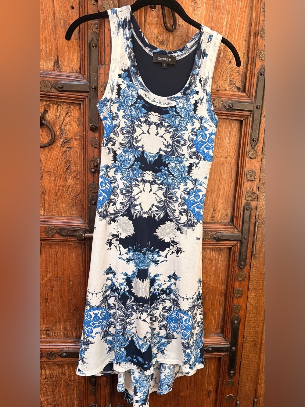 Karen Kane Blue & White Ornate Floral
Damask Tank Dress Small